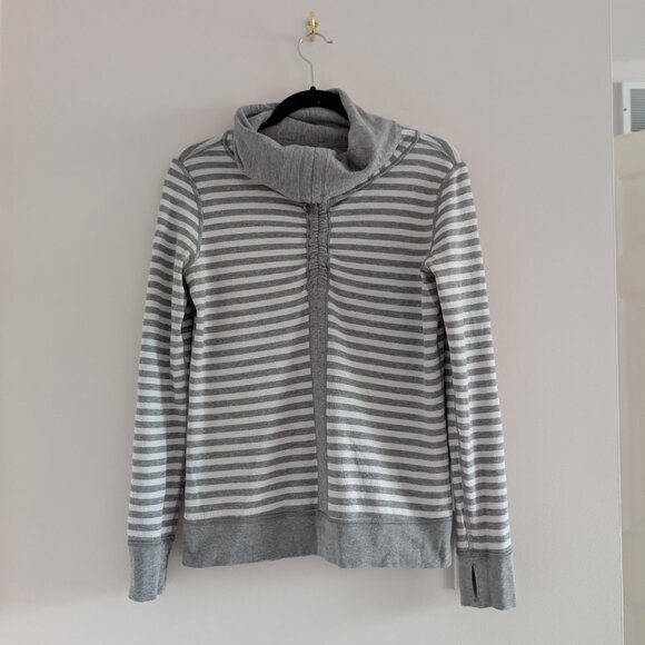 3/$30 Reversible Lululemon long sleeve - Picture 6 of 8